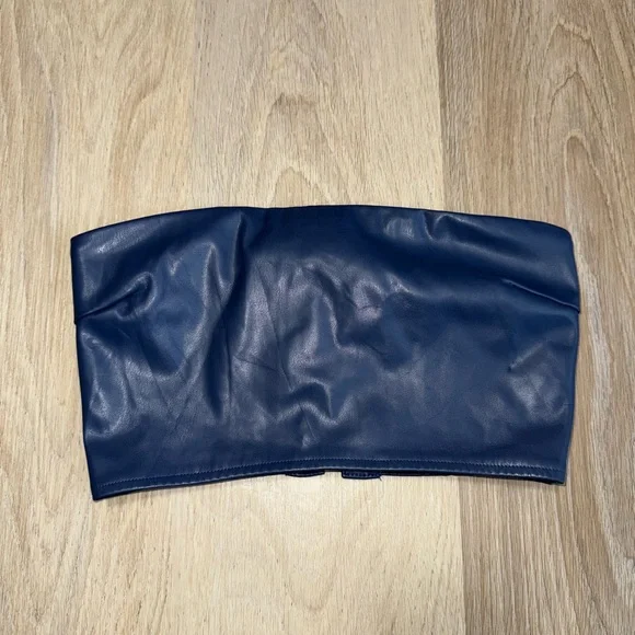 SOLD -PC - Picture 2 of 7